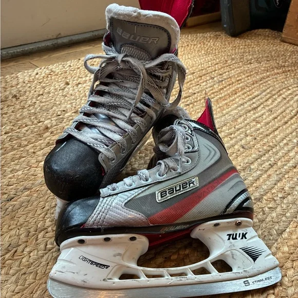 Bauer Vapor x4 Hockey Skates - kids size 5, Black, Red, and Gray - Picture 6 of 11